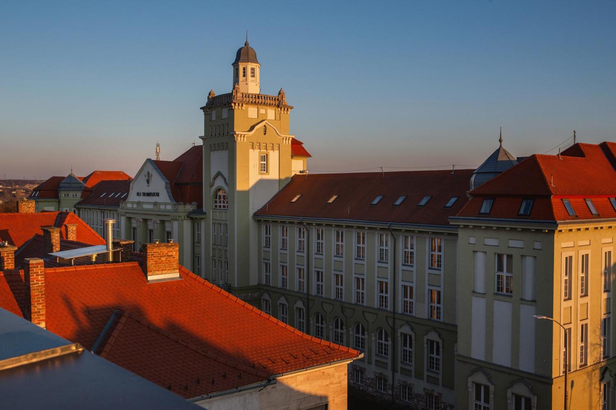 R73 Residences Pécs Buitenkant foto