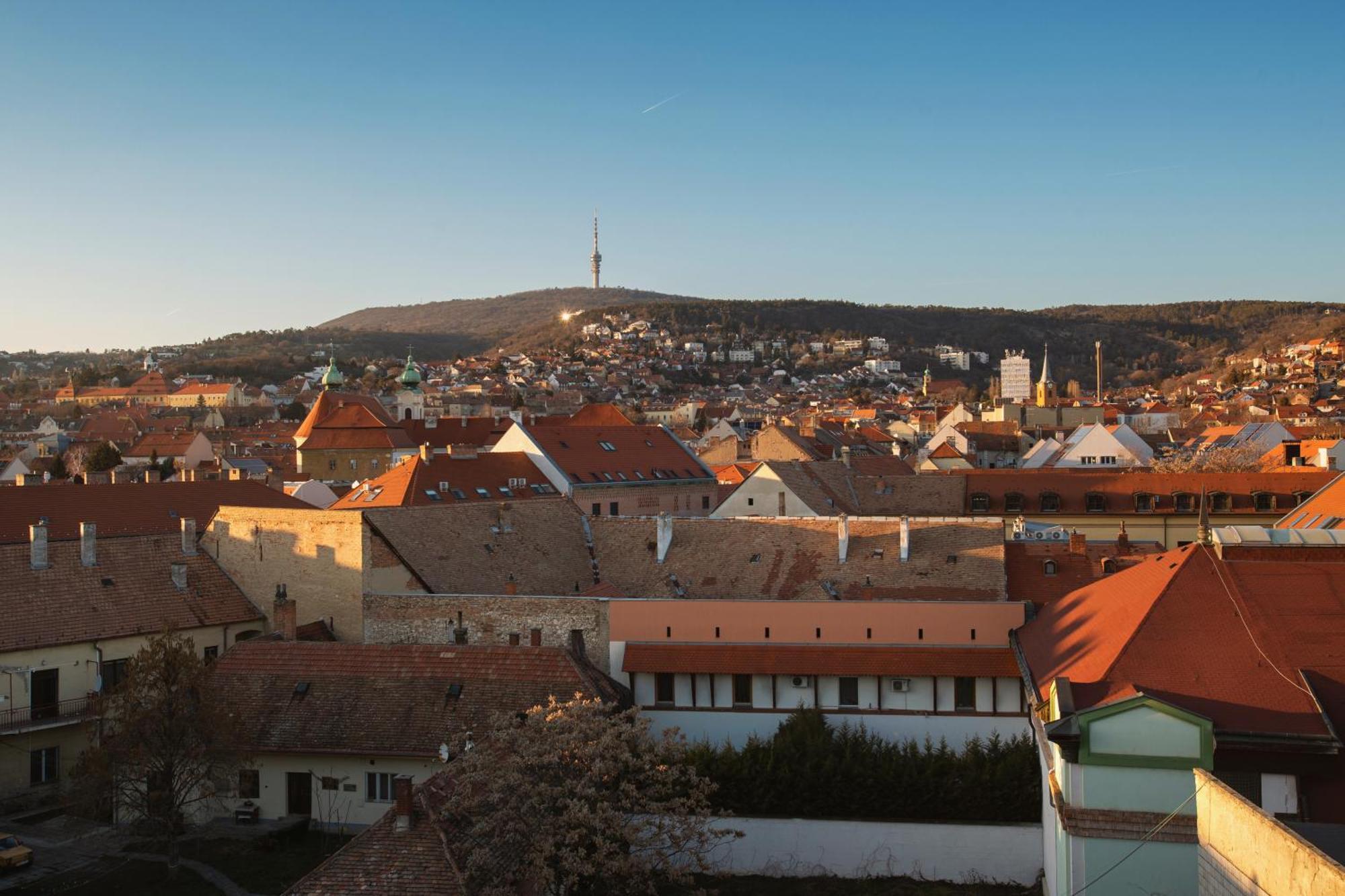R73 Residences Pécs Buitenkant foto