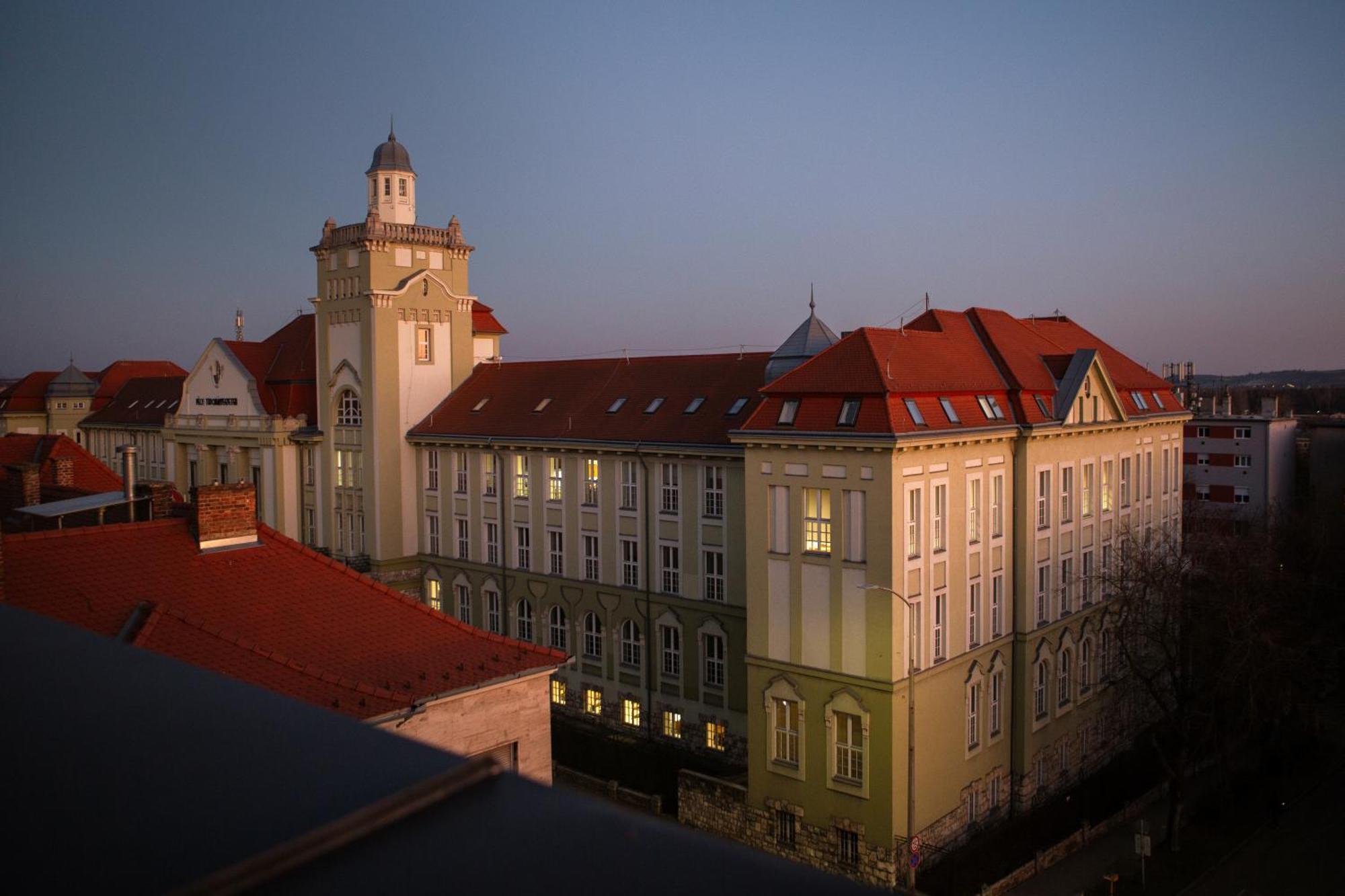 R73 Residences Pécs Buitenkant foto